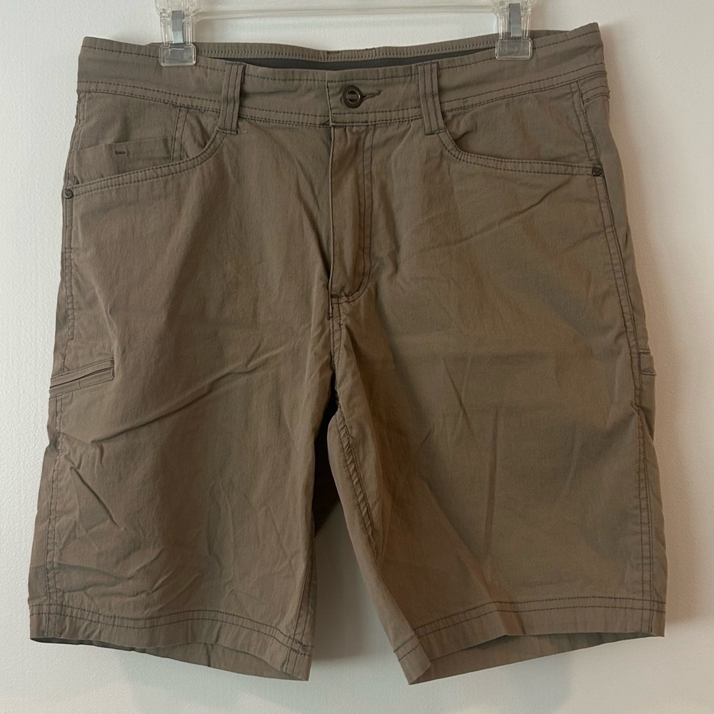 Hawke & Co. tan shorts. Size 32 w